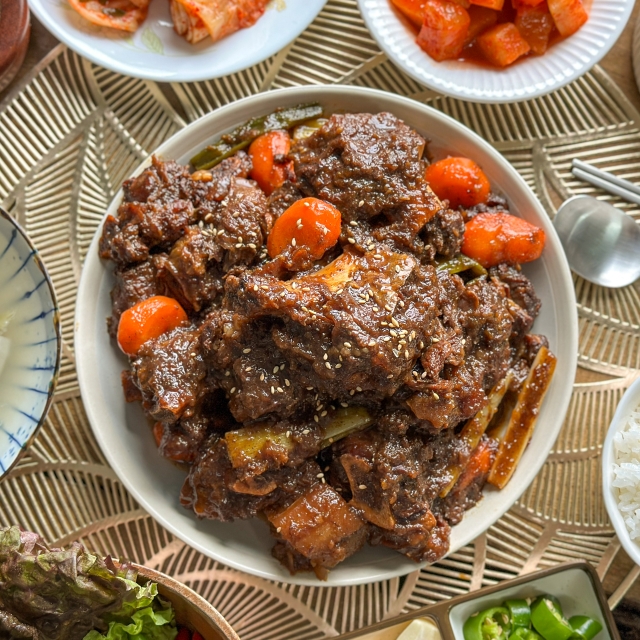 대왕 소갈비찜 1.5kg 1팩 간장 양념 찜갈비 집들이 밀키트 캠핑